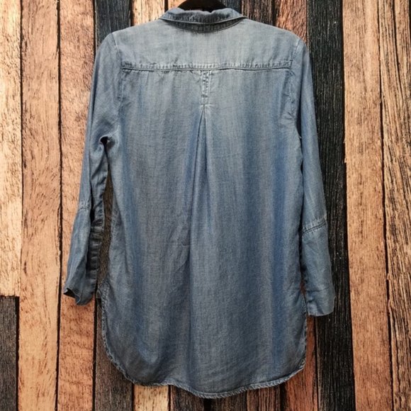 Cloth & Stone Chambray Top - Picture 3 of 6
